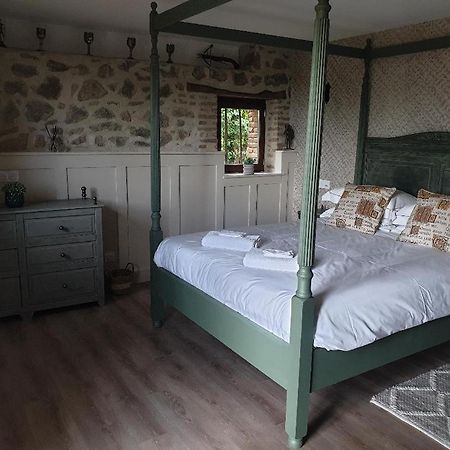 La Maison Ronde Bed and Breakfast Saint-Quentin-sur-Charente Eksteriør billede